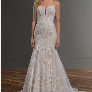 Martina Liana Designer Wedding Dress - With Added Custom Straps!